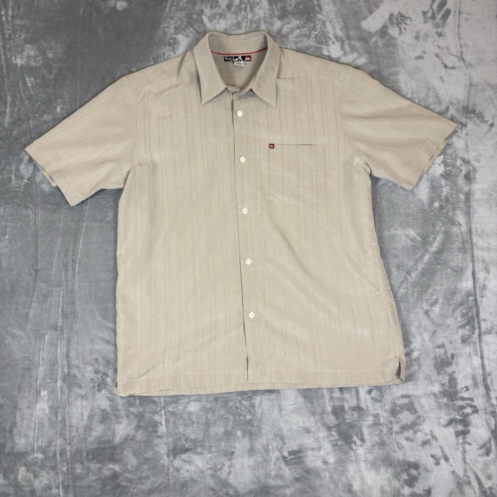 Quiksilver Button Down Shirt Mens Medium Beige Short Sleeve Pocket Beach Casual